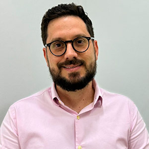 Dr. Tiago Careno